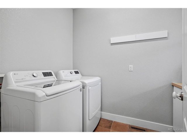 8608 E 25th Dr, Denver, CO 80238