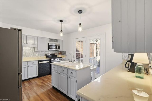 3 Brownstone Lane, Greensboro, NC 27410