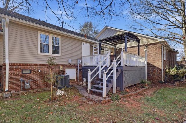 3 Brownstone Lane, Greensboro, NC 27410