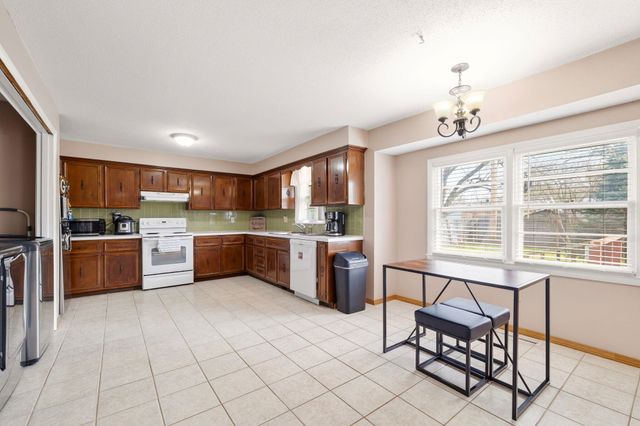 3528 S Westwood Avenue, Springfield, MO 65807