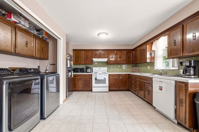 3528 S Westwood Avenue, Springfield, MO 65807