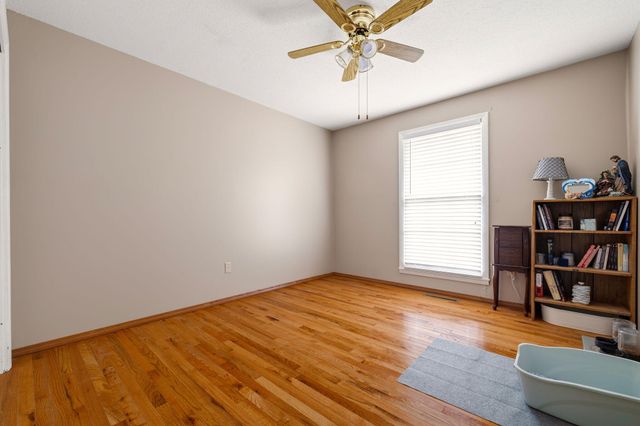 3528 S Westwood Avenue, Springfield, MO 65807