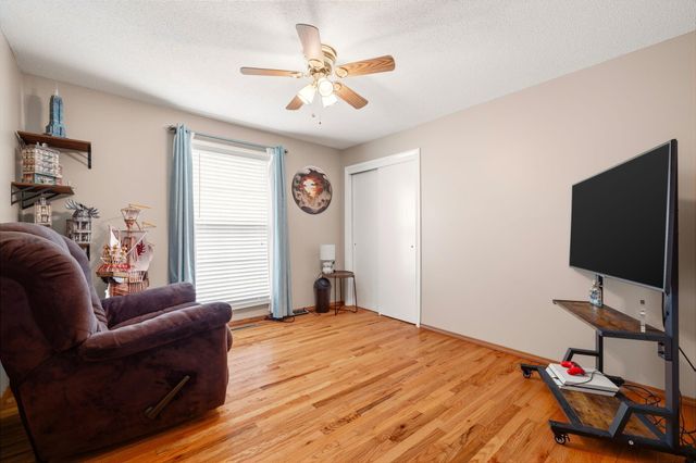 3528 S Westwood Avenue, Springfield, MO 65807