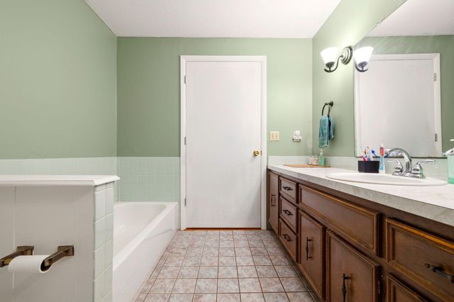 3528 S Westwood Avenue, Springfield, MO 65807