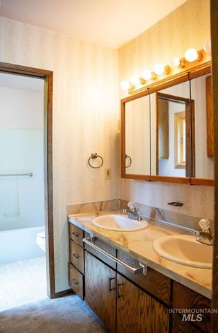 121 Valley View Ln, Kamiah, ID 83536