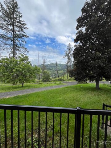121 Valley View Ln, Kamiah, ID 83536