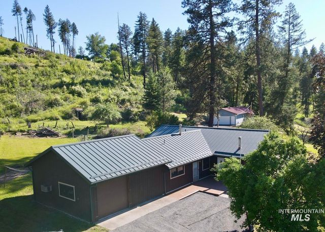 121 Valley View Ln, Kamiah, ID 83536