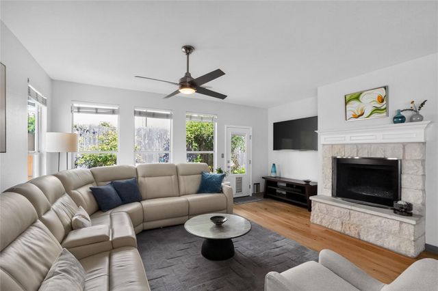 2713 Kinney Oaks CT, Austin, TX 78704