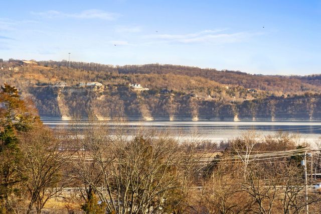 12 Longview Drive, Kimberling City, MO 65686