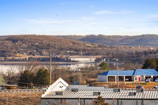 12 Longview Drive, Kimberling City, MO 65686