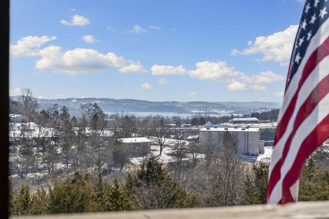 12 Longview Drive, Kimberling City, MO 65686