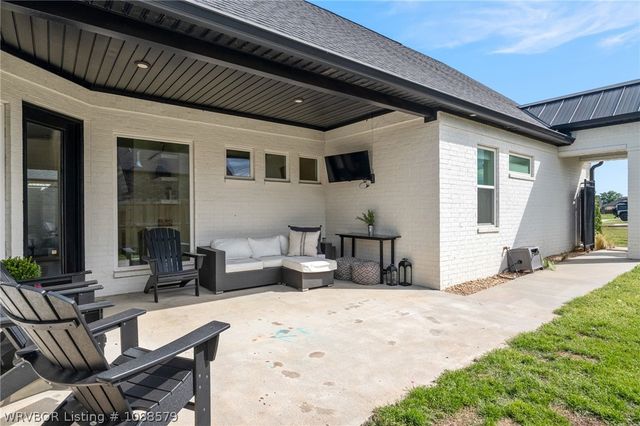 9025 Birkshire Place, Fort Smith, AR 72916
