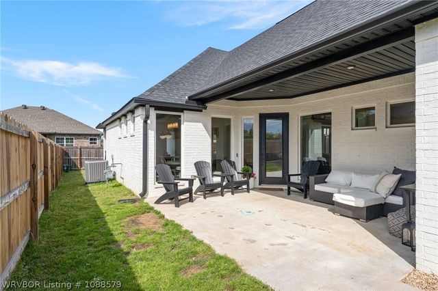 9025 Birkshire Place, Fort Smith, AR 72916