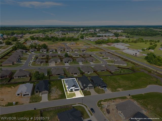 9025 Birkshire Place, Fort Smith, AR 72916