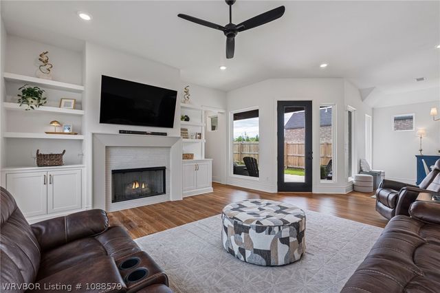 9025 Birkshire Place, Fort Smith, AR 72916