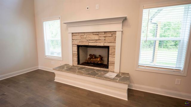 128 Bluecoat Trail, Byron, GA 31008
