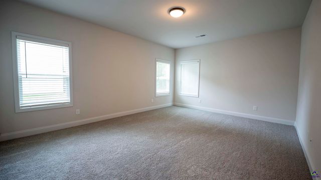 128 Bluecoat Trail, Byron, GA 31008