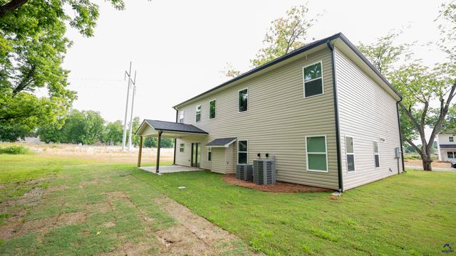 128 Bluecoat Trail, Byron, GA 31008