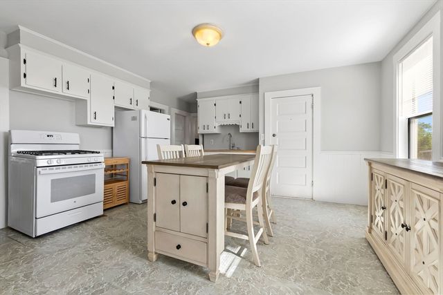 4 Horton St 2, Salem, MA 01970
