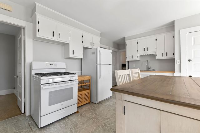 4 Horton St 2, Salem, MA 01970