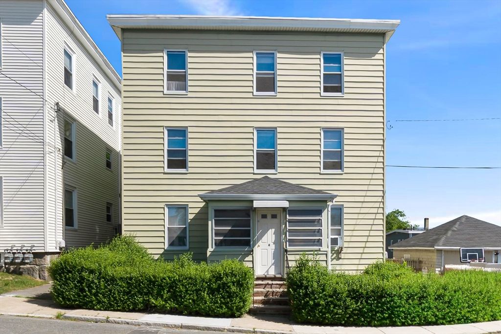 4 Horton St 2, Salem, MA 01970