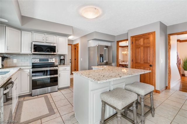 5909 Royal Hill Circle NE, Canton, OH 44721