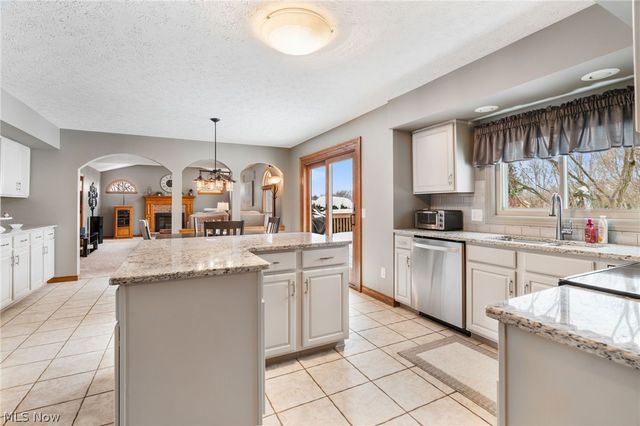 5909 Royal Hill Circle NE, Canton, OH 44721