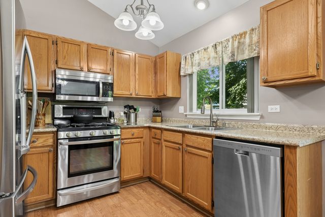 1464 Leeward Court, Grayslake, IL 60030