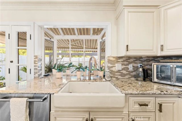 676 redwood Lane, San Dimas, CA 91773