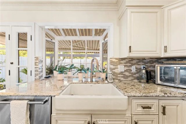 676 redwood Lane, San Dimas, CA 91773