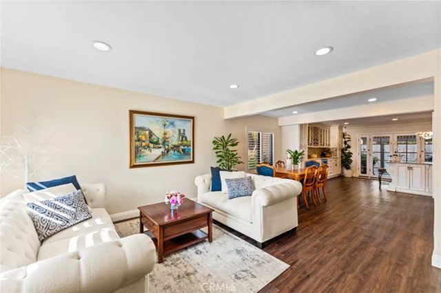 676 redwood Lane, San Dimas, CA 91773