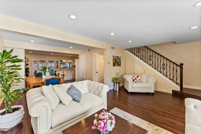 676 redwood Lane, San Dimas, CA 91773