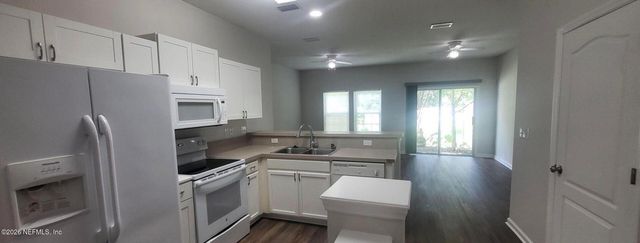 1573 BISCAYNE BAY Drive, Jacksonville, FL 32218