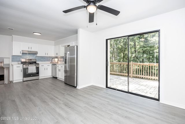 2550 Davidson Road, Ocean Springs, MS 39564