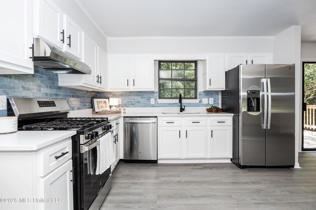 2550 Davidson Road, Ocean Springs, MS 39564