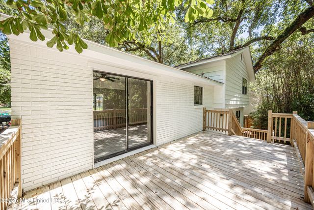 2550 Davidson Road, Ocean Springs, MS 39564
