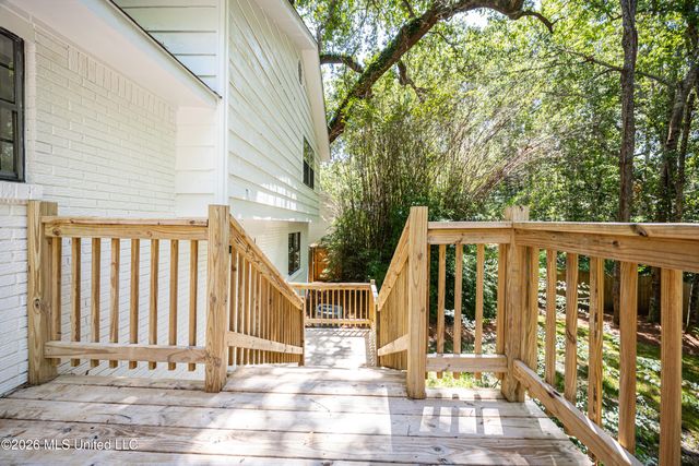 2550 Davidson Road, Ocean Springs, MS 39564