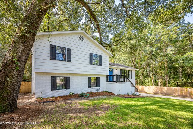 2550 Davidson Road, Ocean Springs, MS 39564