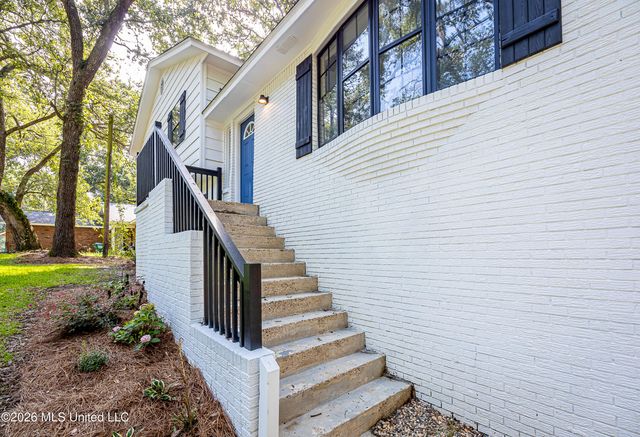 2550 Davidson Road, Ocean Springs, MS 39564