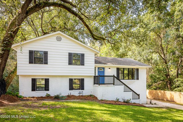 2550 Davidson Road, Ocean Springs, MS 39564