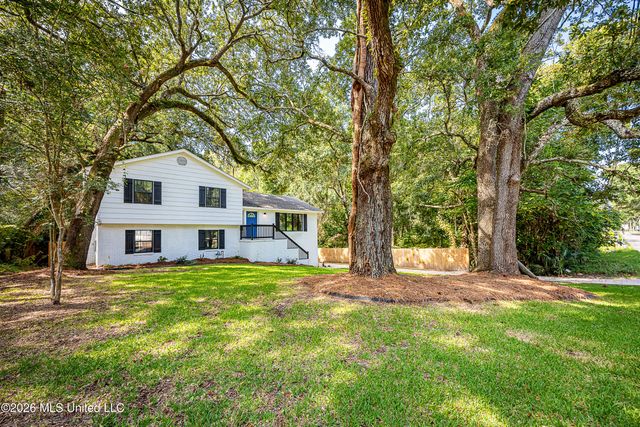 2550 Davidson Road, Ocean Springs, MS 39564