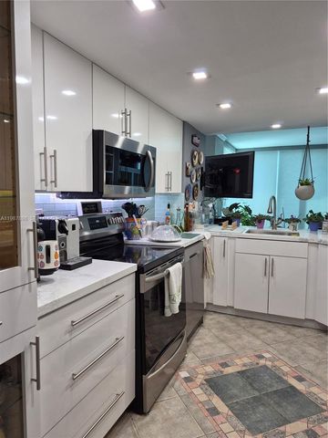 2655 Collins Ave 1910, Miami Beach, FL 33140