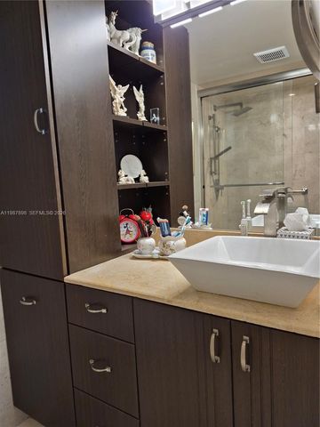 2655 Collins Ave 1910, Miami Beach, FL 33140