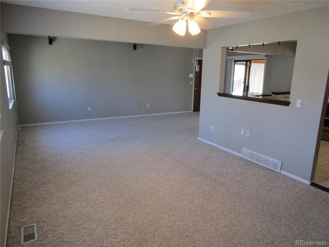 1093 S Macon Way, Aurora, CO 80012