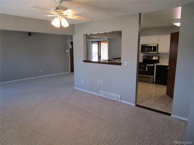 1093 S Macon Way, Aurora, CO 80012