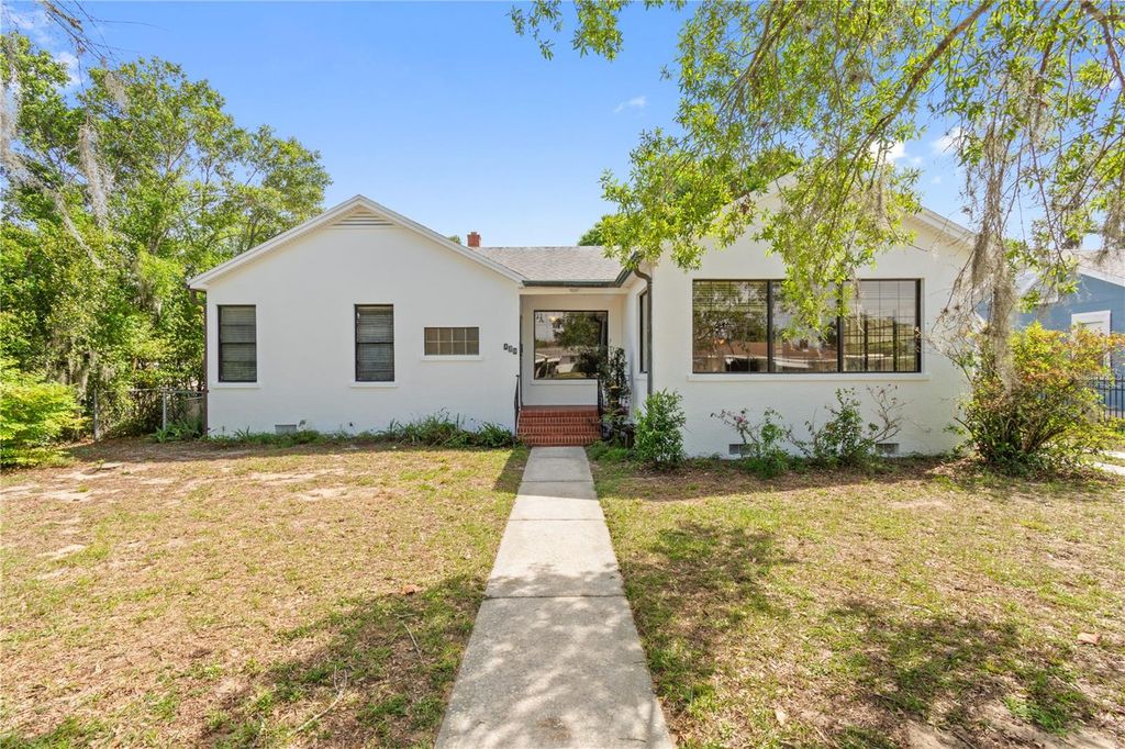 Image 1 of property listing at 420 E BULLARD AVENUE, Lake Wales, FL 33853