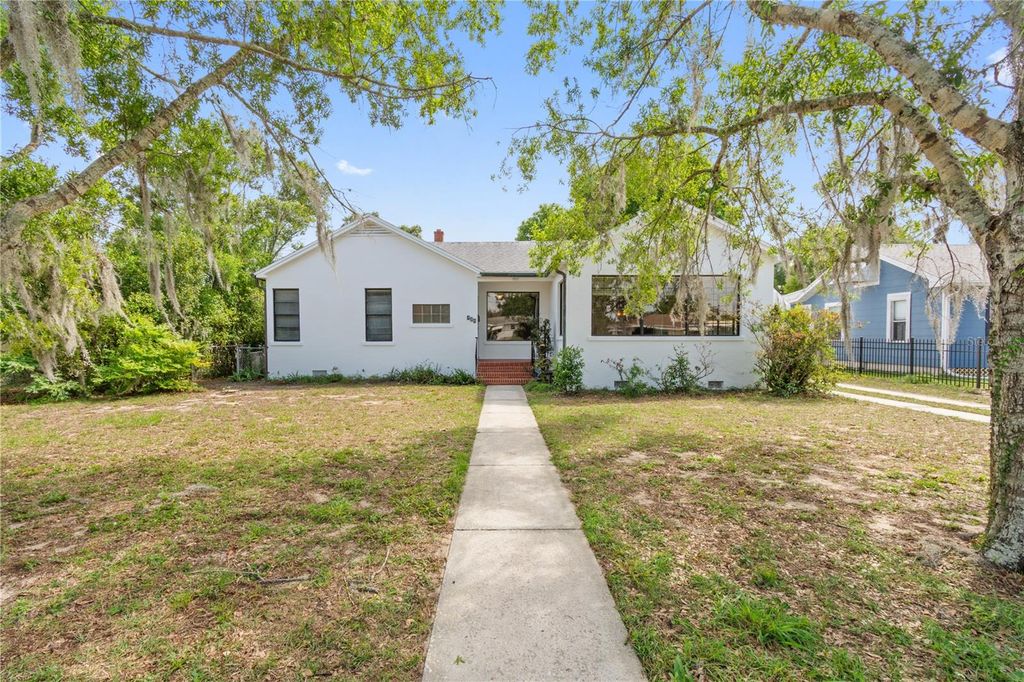 Image 2 of property listing at 420 E BULLARD AVENUE, Lake Wales, FL 33853