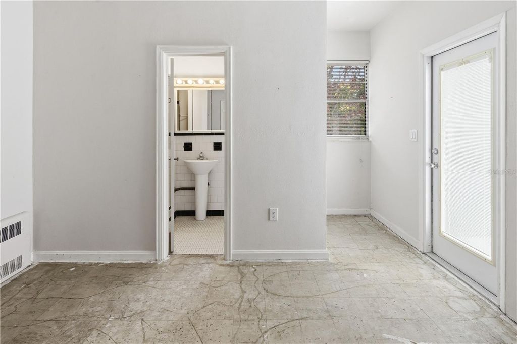 Image 21 of property listing at 420 E BULLARD AVENUE, Lake Wales, FL 33853