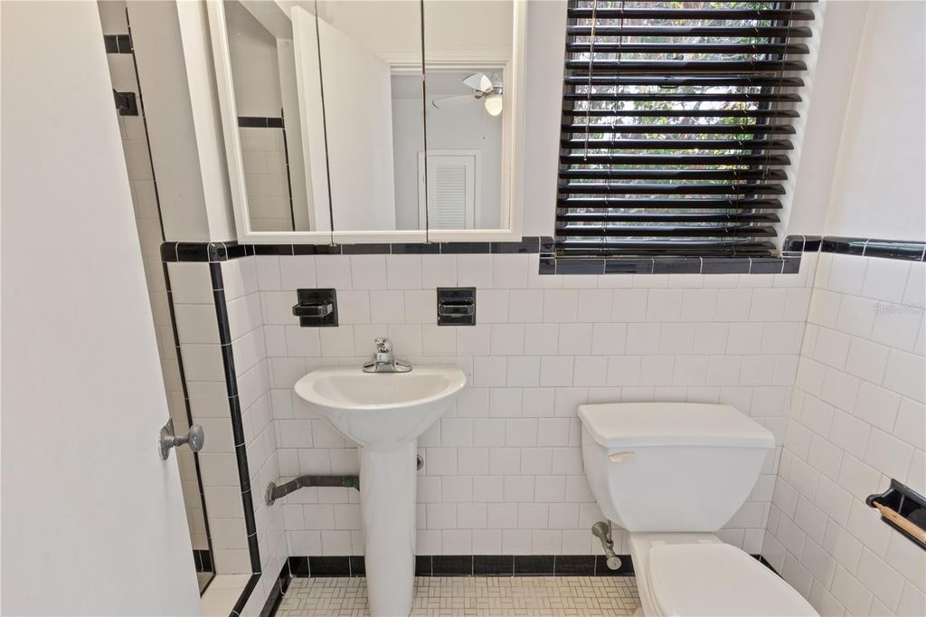 Image 22 of property listing at 420 E BULLARD AVENUE, Lake Wales, FL 33853