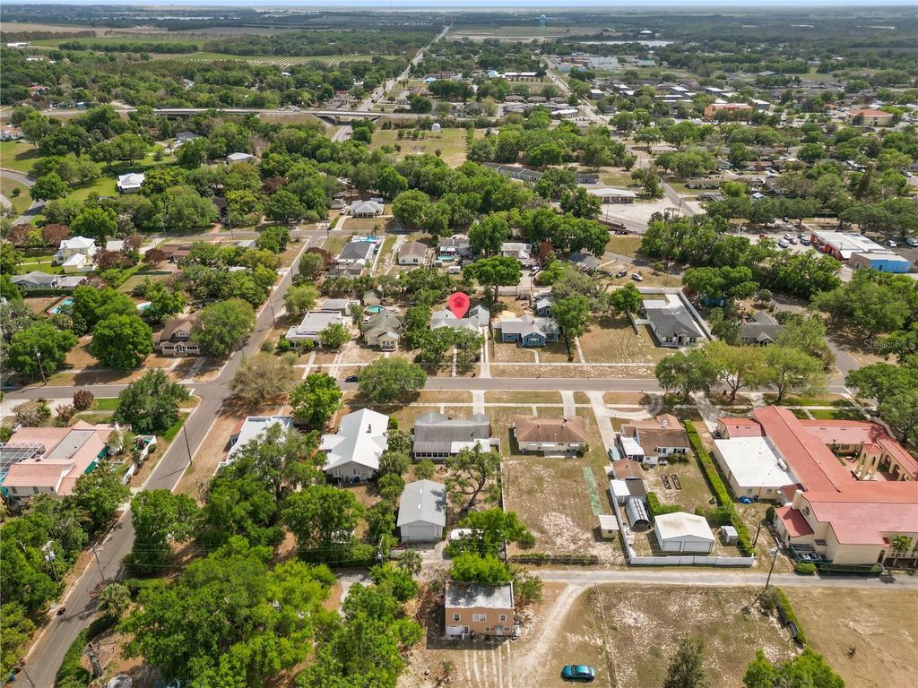 Image 34 of property listing at 420 E BULLARD AVENUE, Lake Wales, FL 33853